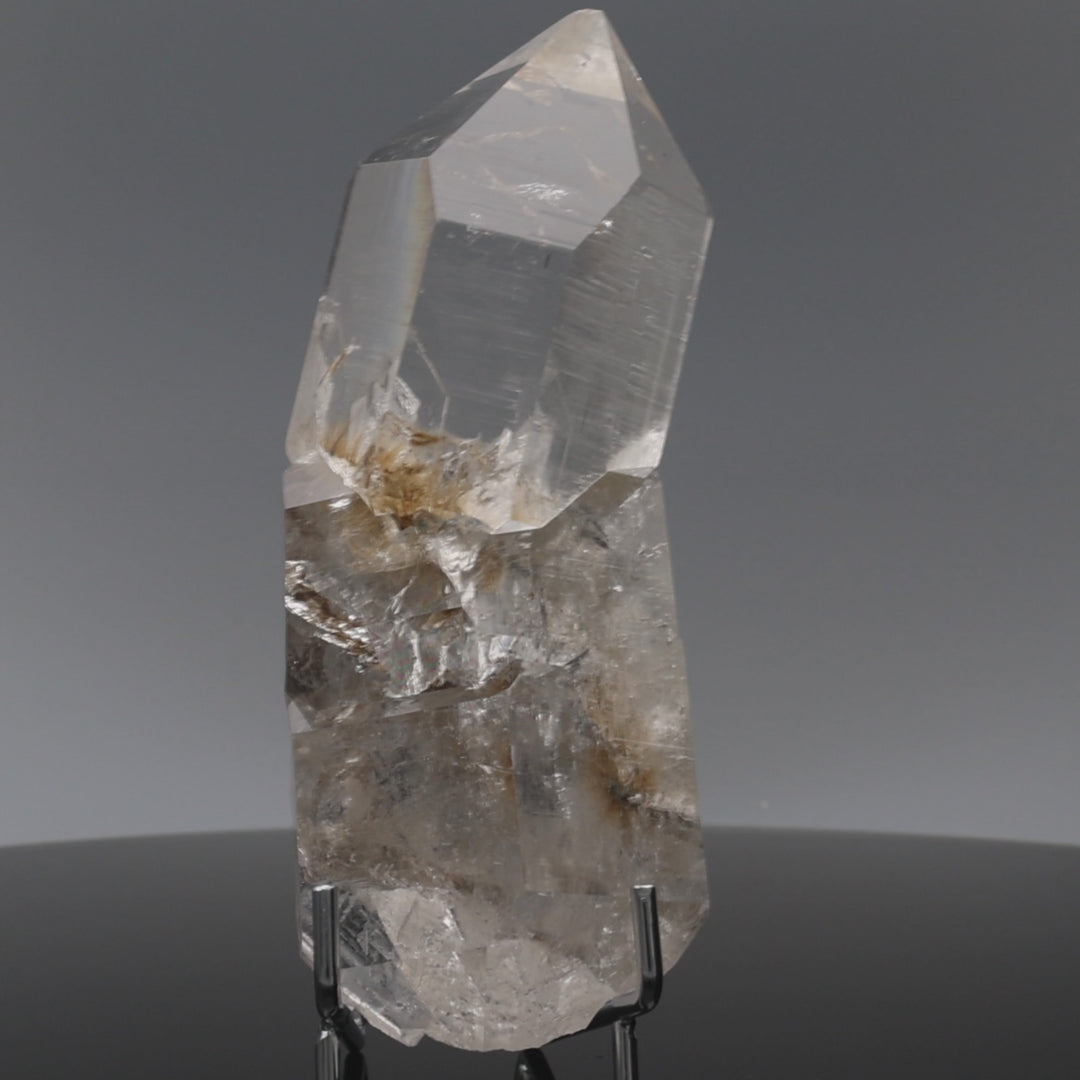 CRYSTAL TORCH | Rutilated quartz with chlorite from the Himalayas | 429 g