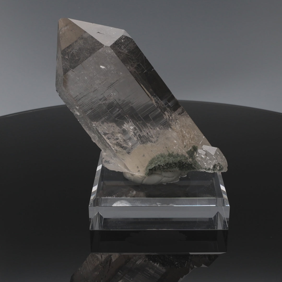 SMOKE MONOLITH | smoky quartz with chlorite from the Himalayas | 385 g