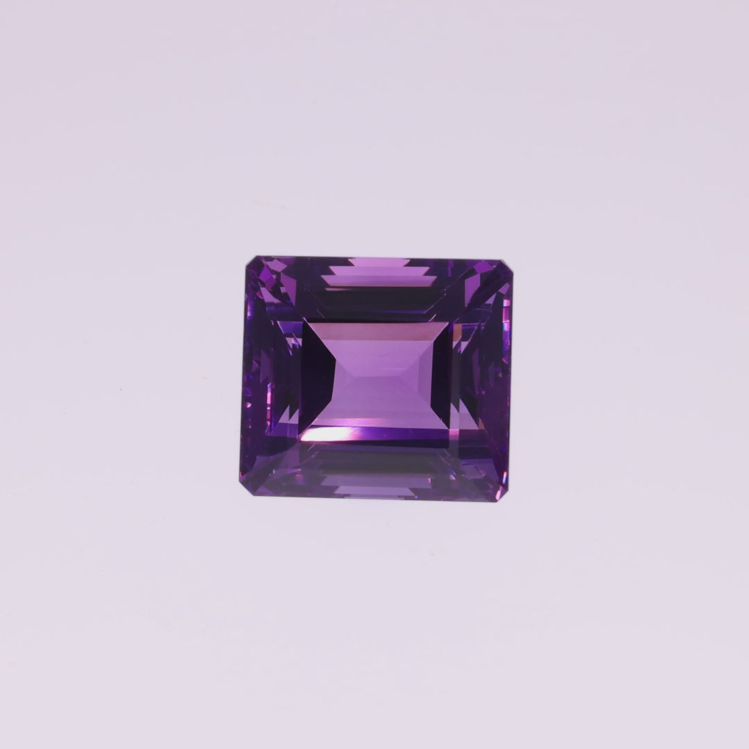 29,65 ct Amethyst - Geometrischer Facettenschliff